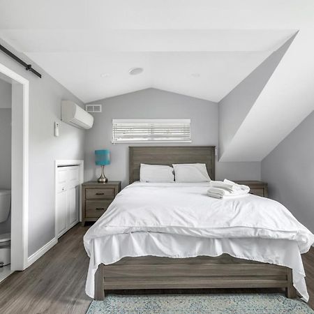 Stylish Dual Bedroom Suite In Van West Vancouver Exterior photo