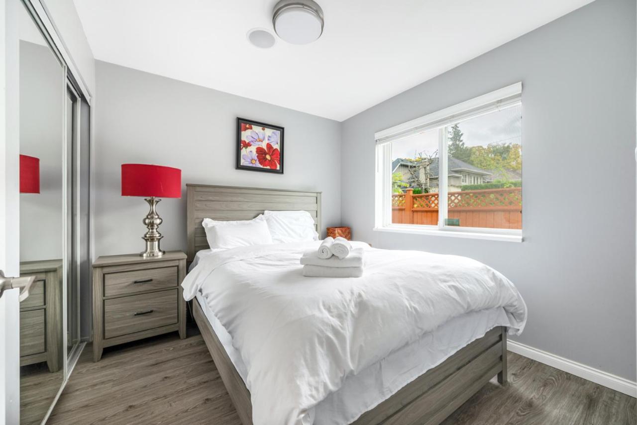 Stylish Dual Bedroom Suite In Van West Vancouver Exterior photo