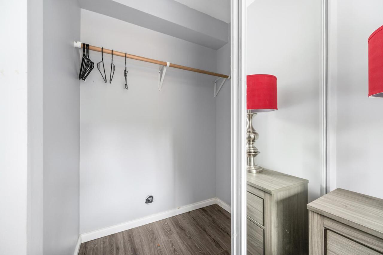Stylish Dual Bedroom Suite In Van West Vancouver Exterior photo