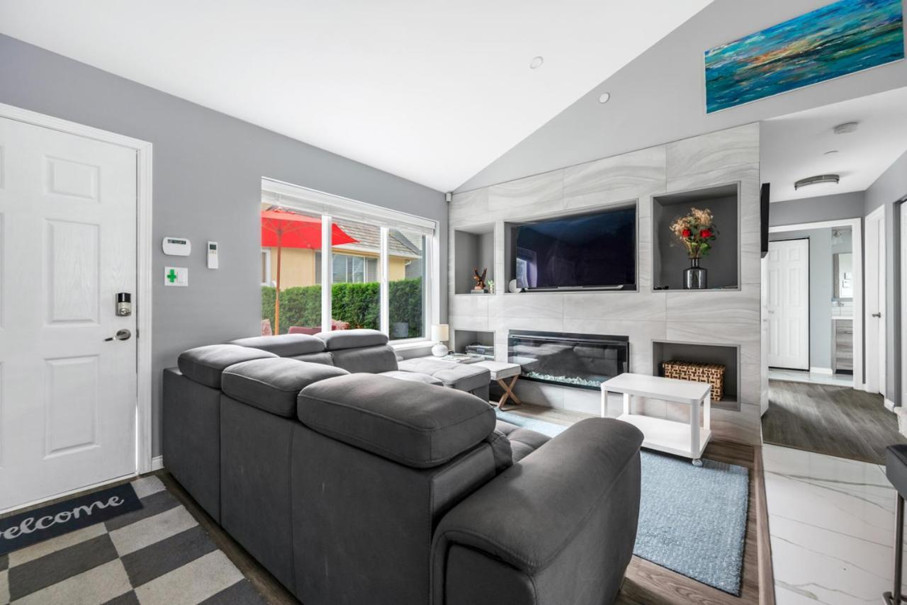 Stylish Dual Bedroom Suite In Van West Vancouver Exterior photo