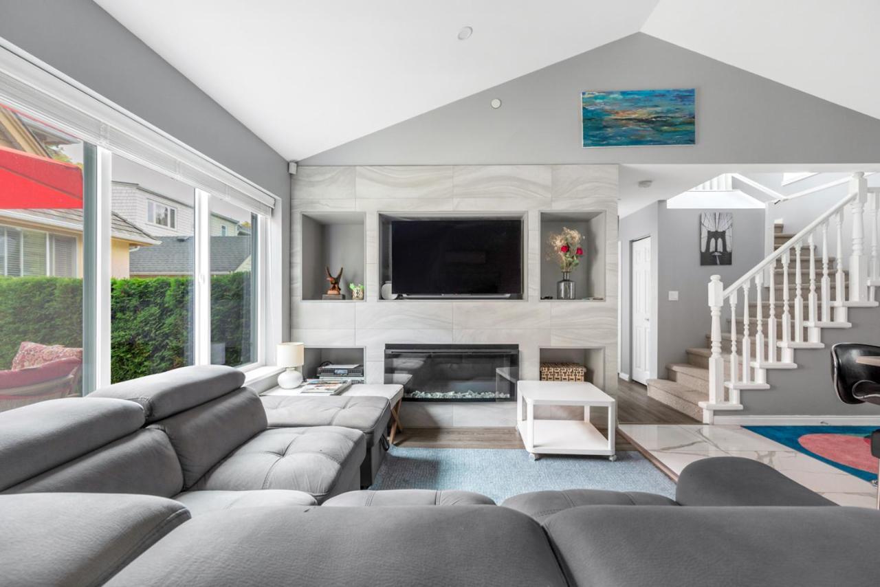 Stylish Dual Bedroom Suite In Van West Vancouver Exterior photo