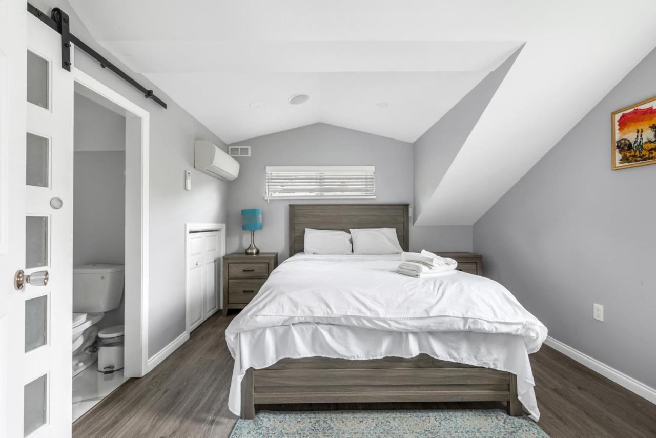 Stylish Dual Bedroom Suite In Van West Vancouver Exterior photo